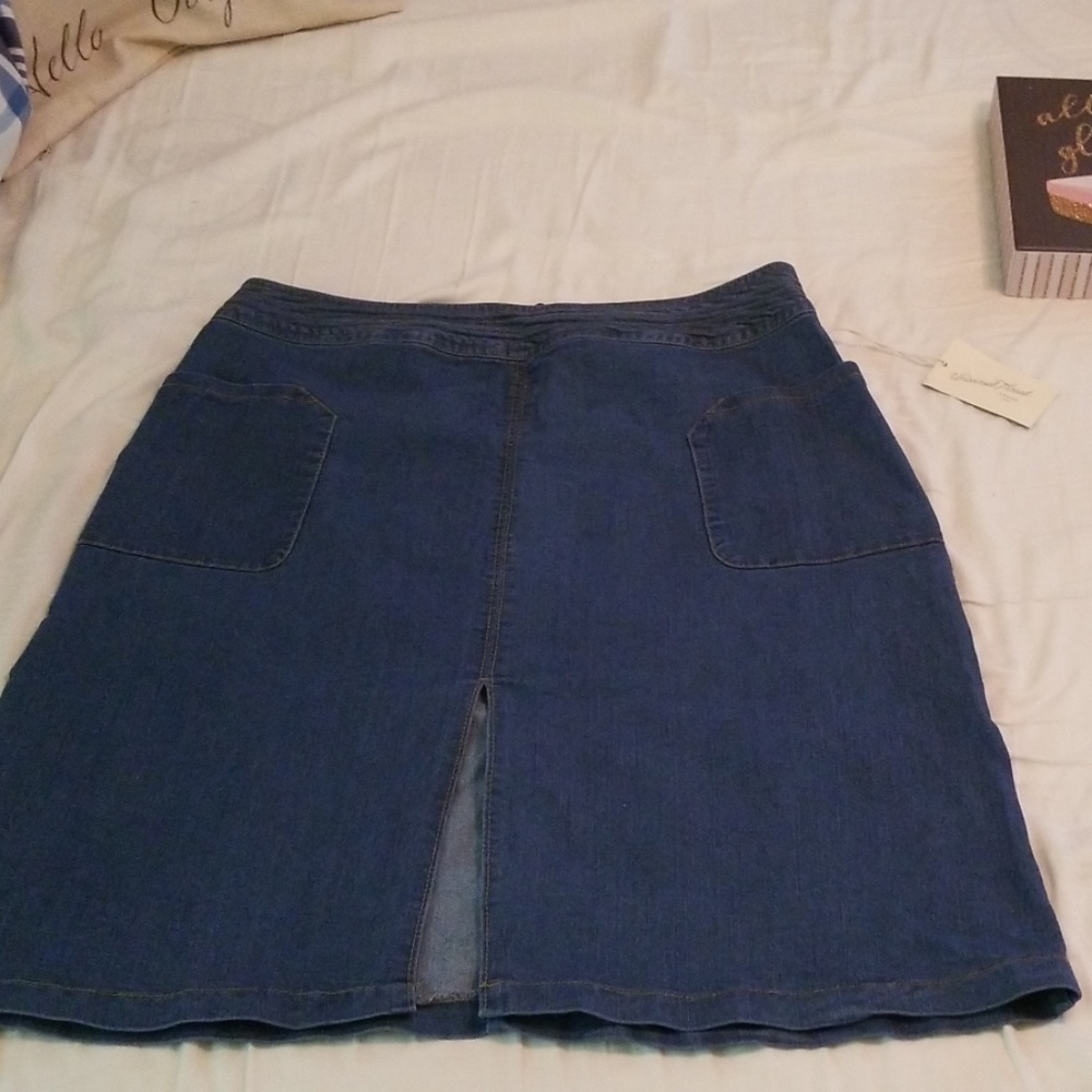 Universal thread  Skirt